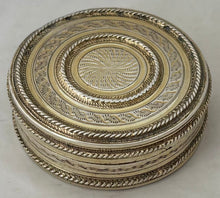 Late 18th Century Italian Silver Gilt Snuff Box. Venice, circa 1790.