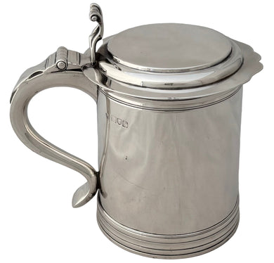 Charles II Style Silver Lidded Tankard. London 1912 Holland, Aldwinckle & Slater. 23 troy ounces.
