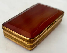 Mid 19th Century Gilt Metal & Agate Snuff Box.
