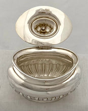 Edwardian Silver Tea Caddy. London 1905 Charles & George Asprey. 5.5 troy ounces.