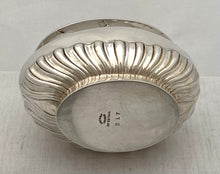 Edwardian Silver Tea Caddy. London 1905 Charles & George Asprey. 5.5 troy ounces.