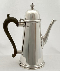 Elizabeth II, Queen Anne Style, Silver Coffee Pot. London 1958 Nayler Brothers. 18 troy ounces.