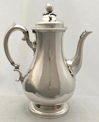 Early Victorian Silver Coffee Pot. London 1841 The Barnards. 22 troy ounces.