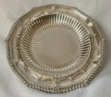 Georgian, George III, Graduated Pair of Silver Serving Dishes. London 1811 Paul Storr. 44 troy ounces.