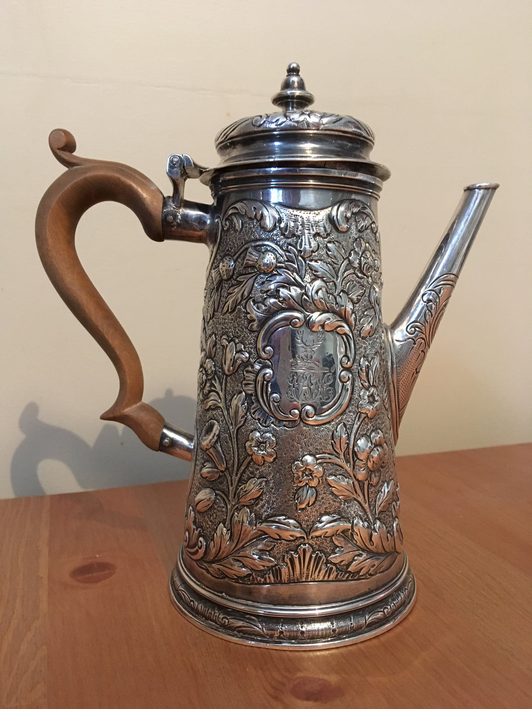 Georgian, George II,  silver coffee pot, London 1731 Gabriel Sleath. 15 troy ounces.