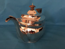 Georgian, George III, bright cut silver teapot. Newcastle 1806 Thomas Wilson. 14.4 troy ounces.