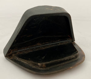 Early 19th Century Pressed Horn Bicorn Hat Snuff Box, "Napoleon au Mont St Bernard".
