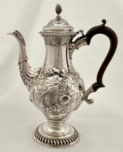 Georgian, George III, Silver Coffee Pot. London 1772 William Grundy. 31 troy ounces.