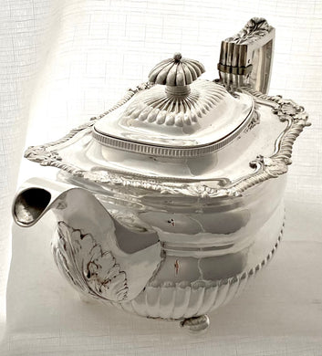 Georgian, George III, Silver Teapot. London 1817 William Eaton. 25.8 troy ounces.