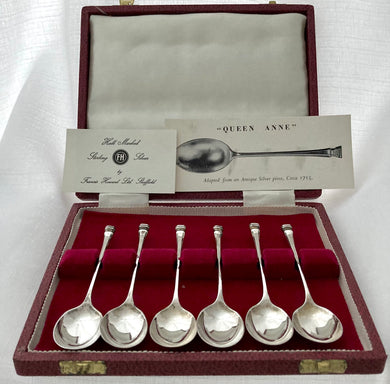 Cased set of Queen Anne style Seal Top Spoons. Sheffield 1970/71 Francis Howard. 2 troy ounces.