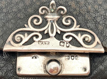 Late Victorian Silver Mounted Leather Purse. London 1900 William Amaziah Ellwick.