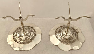 Edwardian Pair of Silver Tripod Dishes. Sheffield 1908/10 Roberts & Belk. 5.2 troy ounces.