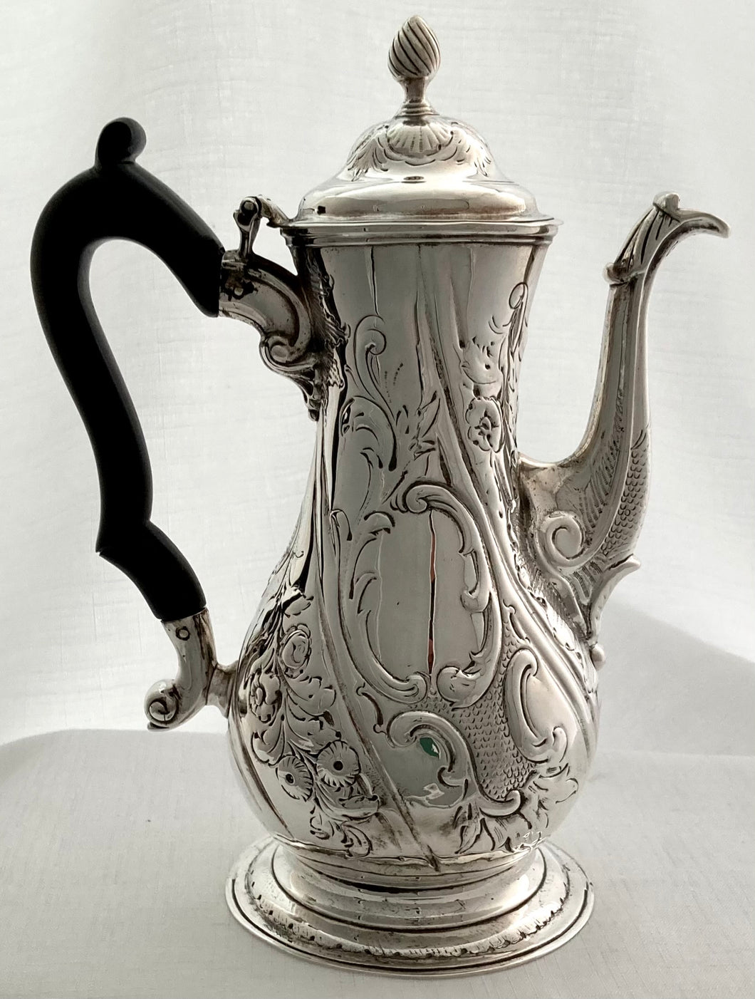 Georgian, George III, Silver Coffee Pot. London 1769 Francis Crump. 15.8 troy ounces.
