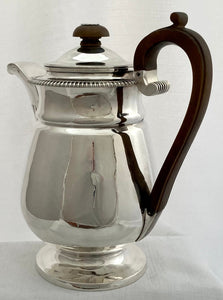 Georgian, George IV, Silver Coffee Pot. London 1822 Joseph Angell II. 20 troy ounces.