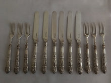 Victorian cased set of silver Queens Pattern fruit knives and forks. Sheffield 1863/65 Aaron Hadfield.