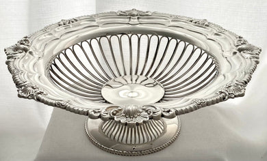 Edwardian Silver Pedestal Dish. London 1910 Asprey & Co Ltd. 23 troy ounces.