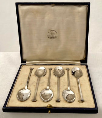 George V, Cased Set of Six Silver Seal Top Coffee Spoons. Sheffield 1923 Cooper Brothers.