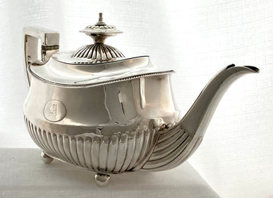 Georgian, George III, Silver Teapot. London 1807 Thomas Wallis II. 18.7 troy ounces.
