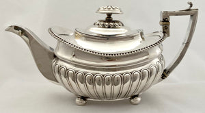 Georgian, George III, Silver Teapot. London 1811 Rebecca Emes & Edward Barnard I. 18.8 troy ounces.