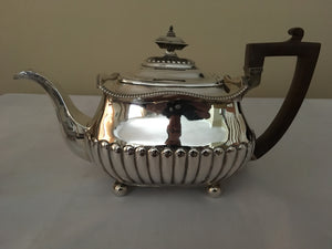 Georgian, George III, silver tea service. London 1806/07 Solomon Hougham. 34.9 troy ounces.